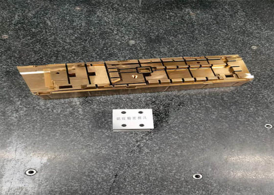 0.01mmの公差の磨く型の挿入物の自動車型の部品