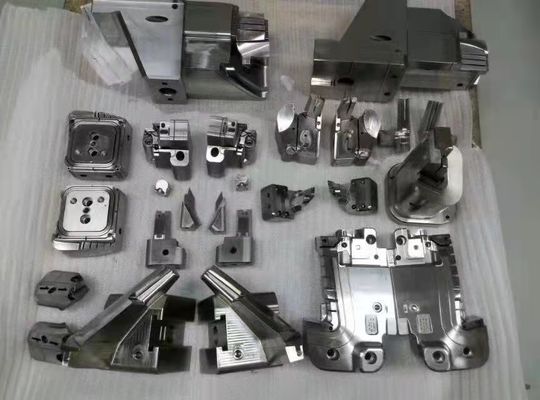 OEM 精密射出成形金型ハードウェア部品ステンレス鋼真鍮自動車金型部品